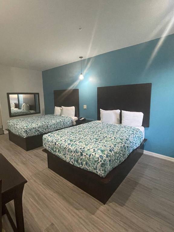 Regency Inn & Suites — photo 5