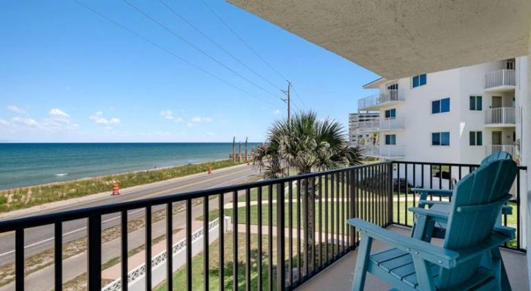 House with pool in Flagler Beach, FL
