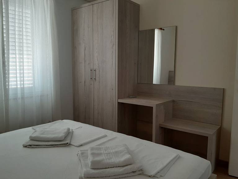 Apartment with garden & patio | Garden view — photo 2