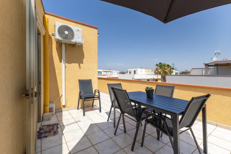 Apartment 'Alta Marea' with Sea View, Wi-Fi and Air Conditioning in Pozzallo