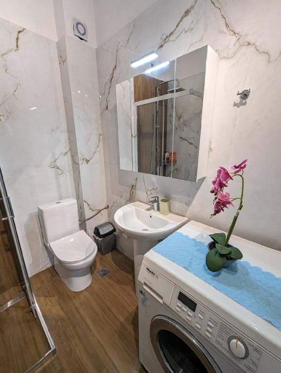 Pleasant holiday apartment with yard | Close to the beach | Good for workation | Pet-friendly — photo 2