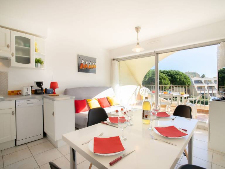 Nice holiday apartment with pool & patio | Close to the beach | Pet-friendly — photo 3