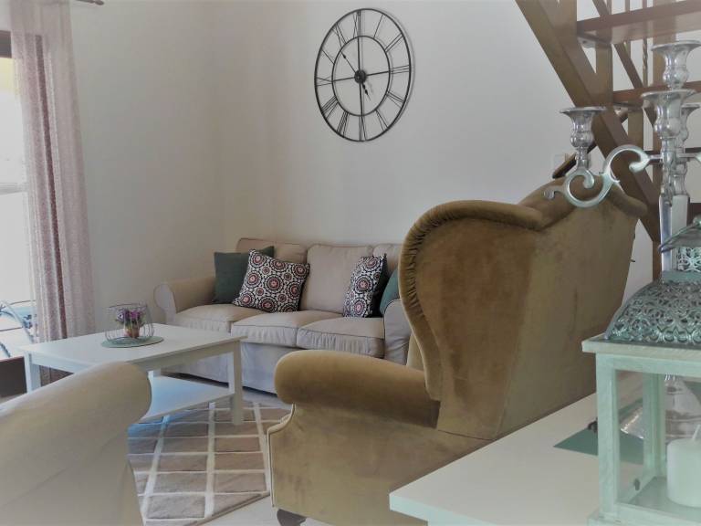 Family-oriented house with yard, patio & barbeque | Pets are welcome — photo 2