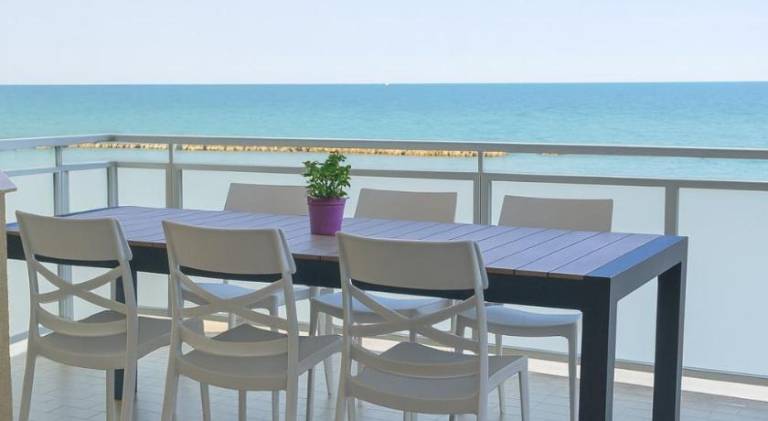 Rental apartment with 2 rooms for 7 persons in Civitanova Marche