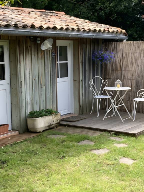 Bed and breakfast with garden, fast internet & terrace | Garden view — photo 2