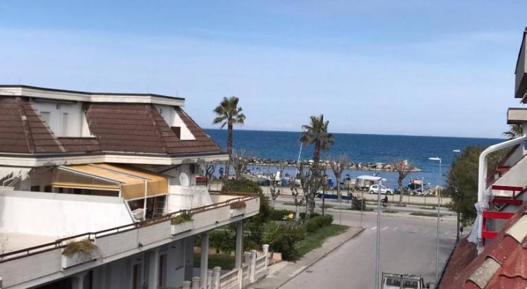Holiday apartment with 2 rooms for 4 persons in San Benedetto del Tronto