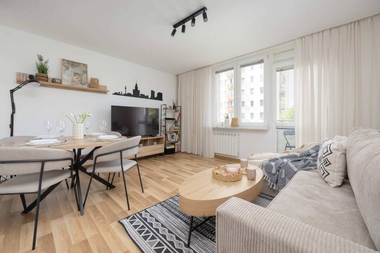 Mi dzynarodowa 58 60 Warszawa Cosy Apartment for 6 people 2 bedrooms Smart TV Balcony WiFi — photo 4