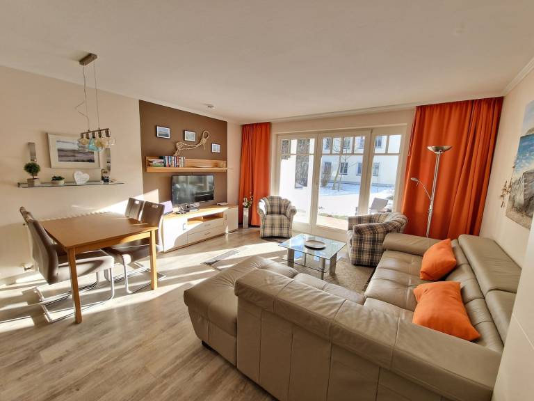 Komfort Ferienwohnung mit 1 Schlafzimmer und Terrasse im Erdgeschoss in Binz