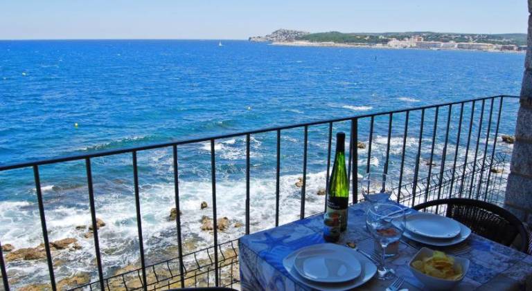 Apartment with terrace in L'Escala