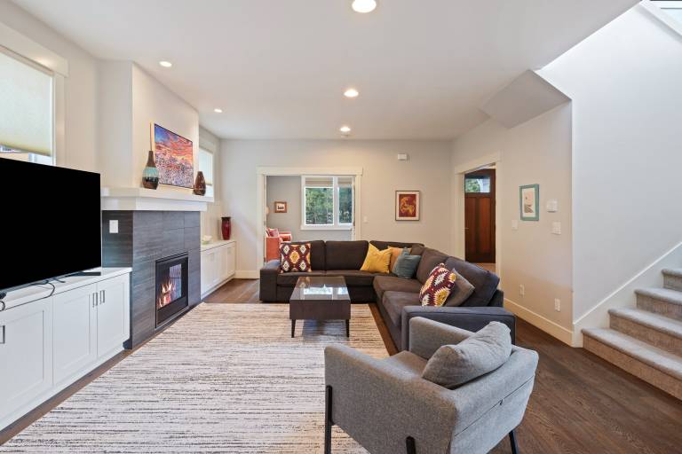 Hillside Haven - Bend's West Side, Work-from-Home Office, New, Modern, Light, Bright — photo 3