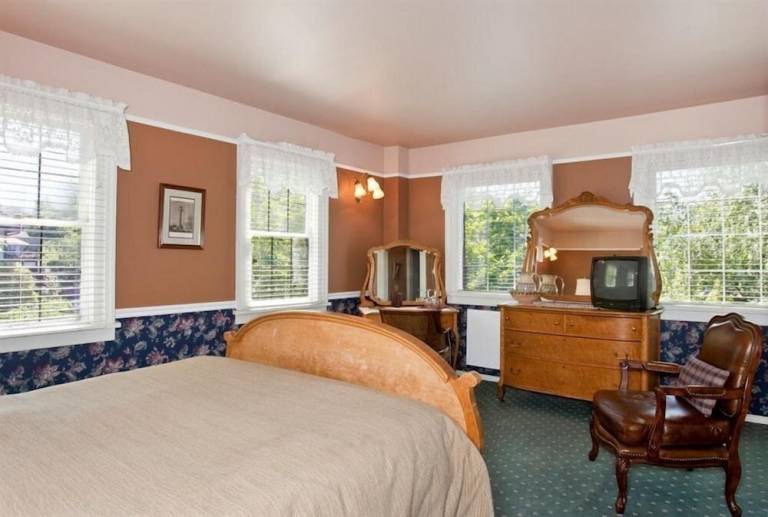 Bed & Breakfast  Capitol Hill