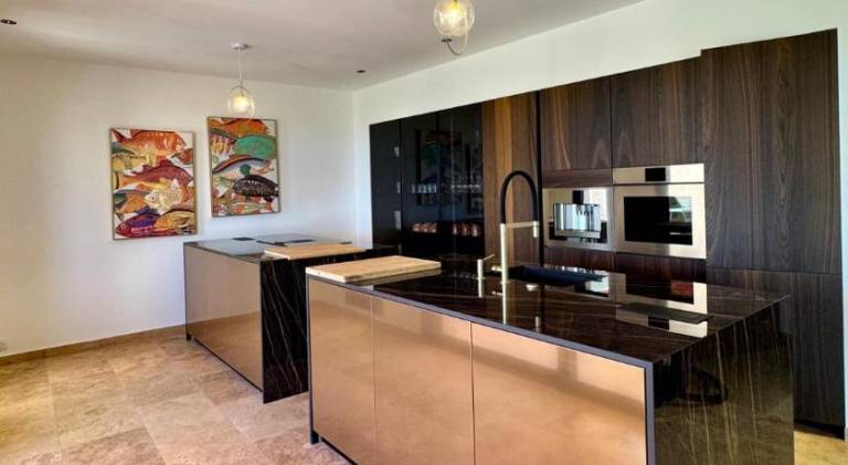 Beautiful serviced apartment with garden, pool & patio | Pet-friendly in L'Île-Rousse