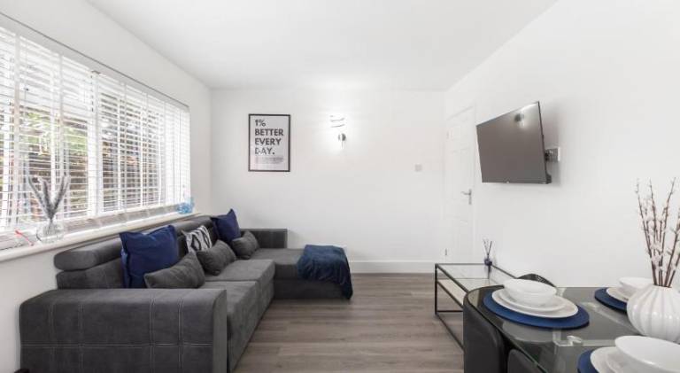 Apartment with 1 room for 5 persons in Reading