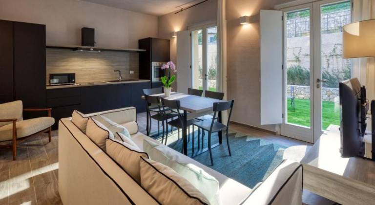 Wonderful serviced apartment with patio & yard | Close to the beach | Pets are welcome — photo 3