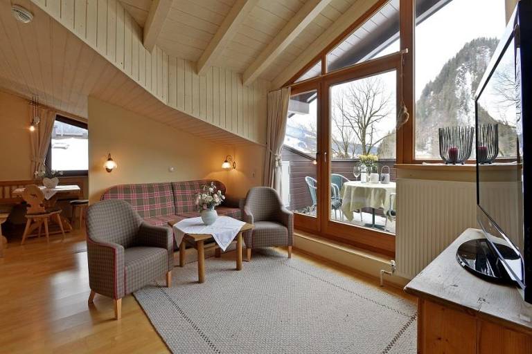 Rental apartment with sauna, barbecue & patio in Walchsee