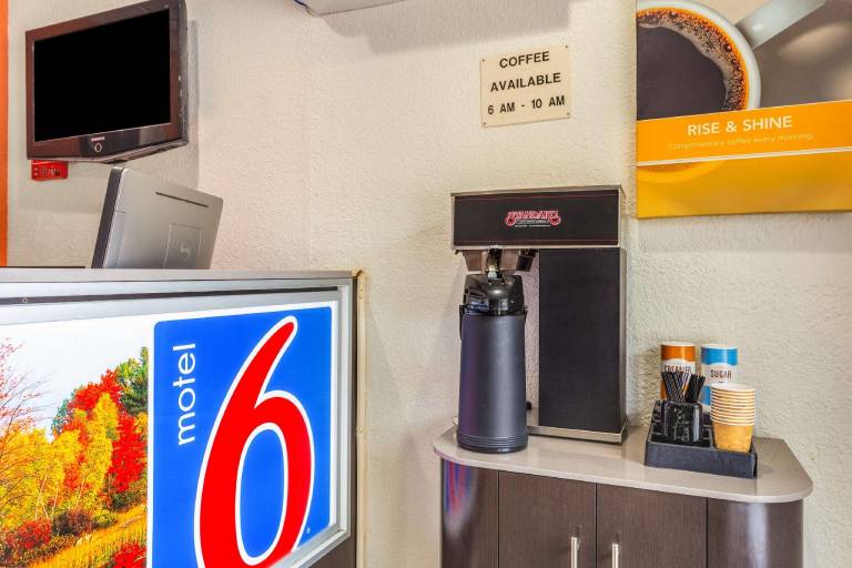 Motel 6 Huntington, WV — photo 5