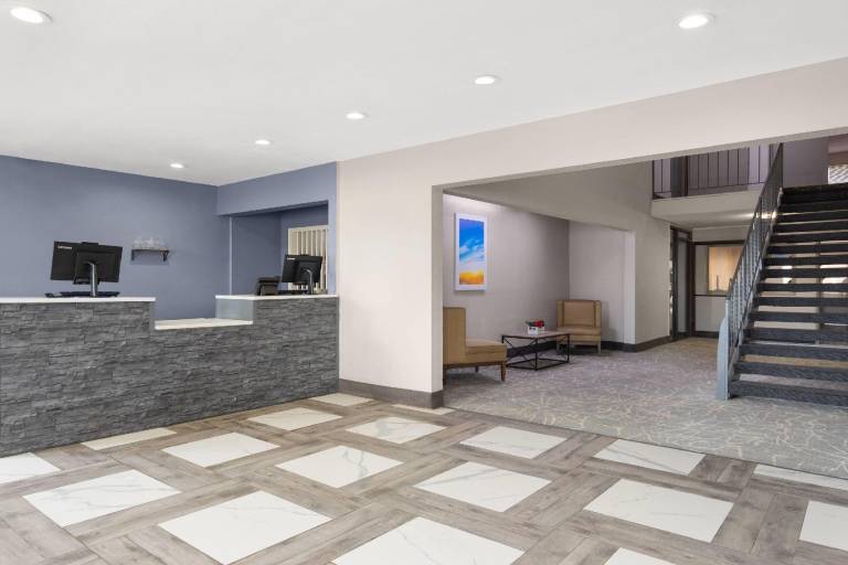 Days Inn by Wyndham Rawlins — photo 5
