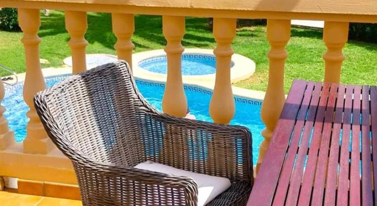 Rental apartment with yard, terrace & private pool | Dogs allowed — photo 3