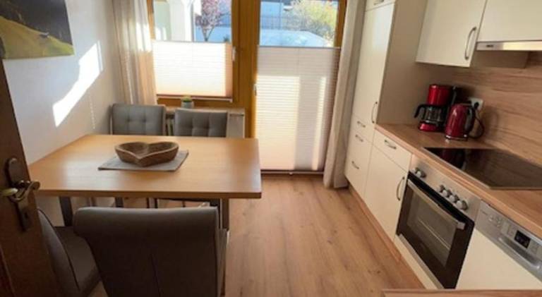 Holiday apartment with garden, BBQ & pool — photo 5