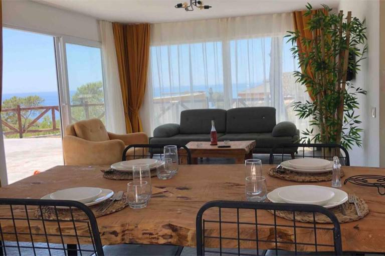 Vacation home with garden, jacuzzi & pool | Perfect for remote work | Pets are welcome — photo 3