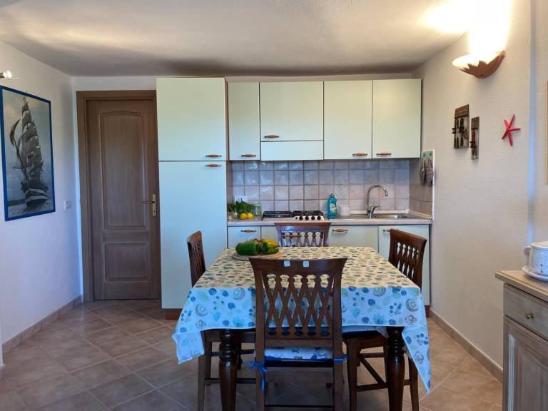 116_ Apartment surrounded by greenery, with parking, swimming pool and direct beach access. — photo 3