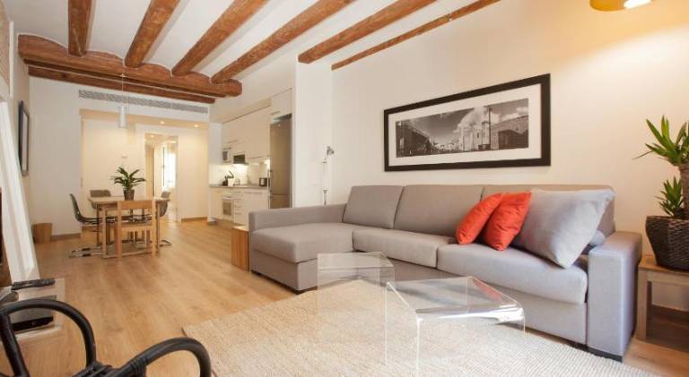 Holiday apartment with patio | Near Plaça de Catalunya | Pet-friendly in Barcelona