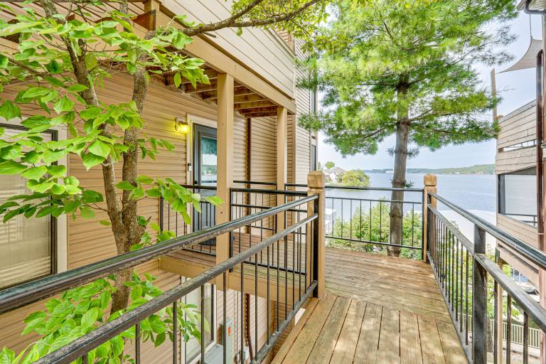 Boat Slip & Pool Access at Lake Ozark Condo! — photo 4
