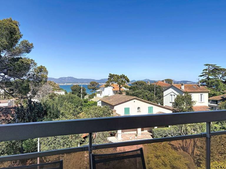 Rental apartment with patio | Sea view — photo 2