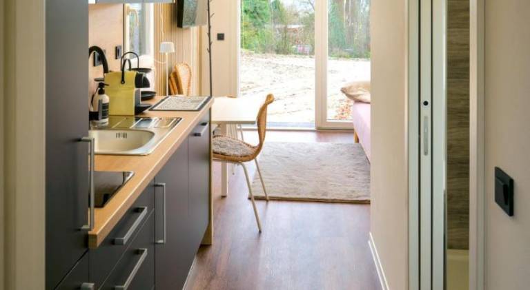 Rental apartment with patio & yard — photo 3