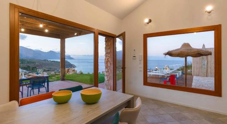 Villa with pool & jacuzzi — photo 4