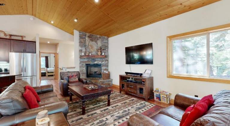 Wonderful vacation home with jacuzzi & pool | Pets allowed — photo 2