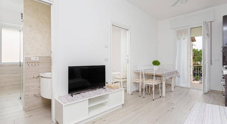 Rental apartment with terrace & garden — photo 2