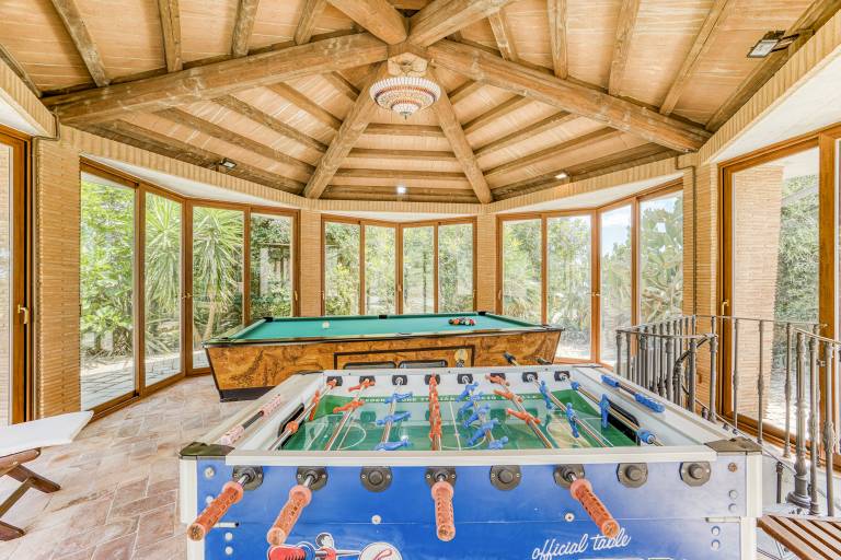Family-oriented wonderful luxury rental with jacuzzi, BBQ & yard | Pets are welcome — photo 4