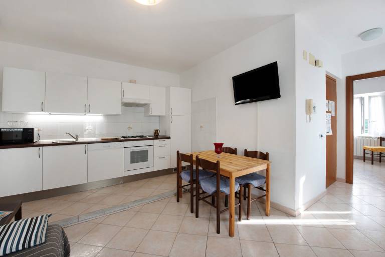 Apartment with 2 rooms for 6 persons — photo 2