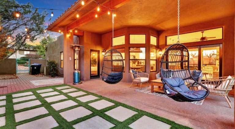 Vacation home with jacuzzi | Pets allowed in Sedona, AZ