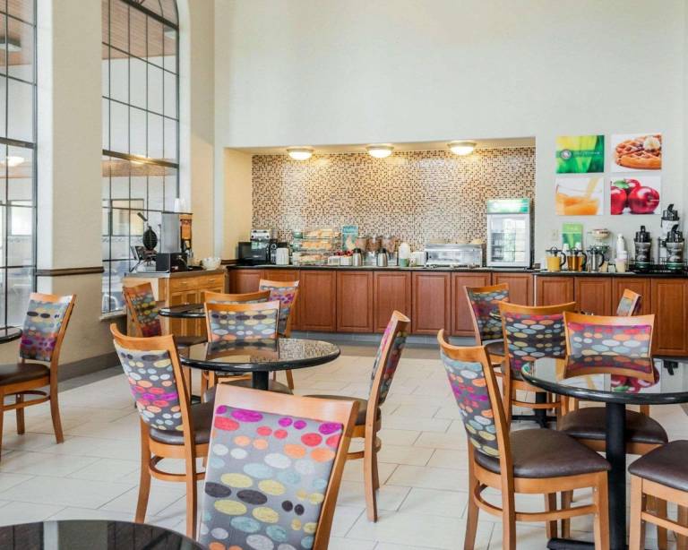 Quality Inn & Suites Albuquerque West — photo 3