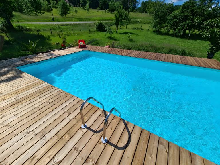 Vacation home with BBQ, pool & garden | Garden view — photo 2