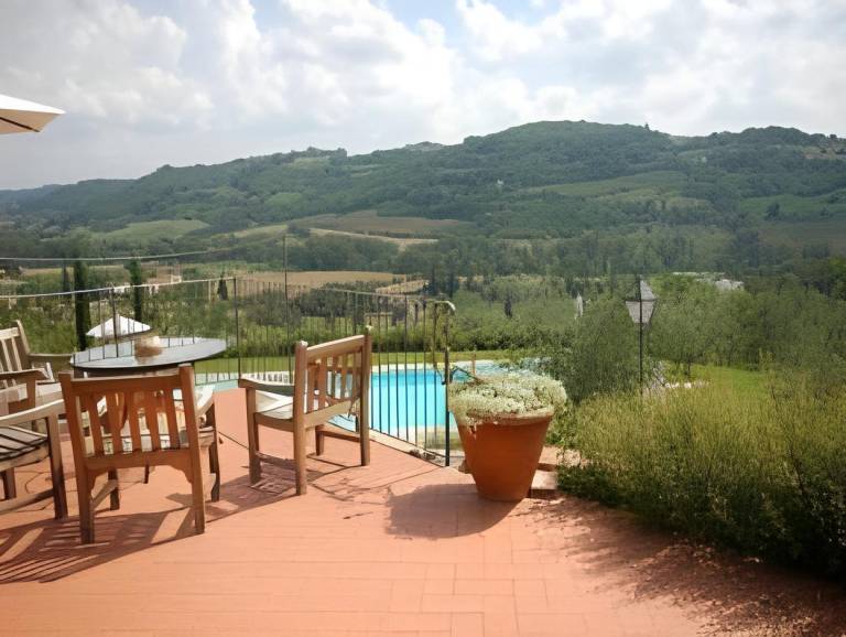 Lovely farm with yard, jacuzzi & terrace | Pets are welcome — photo 4