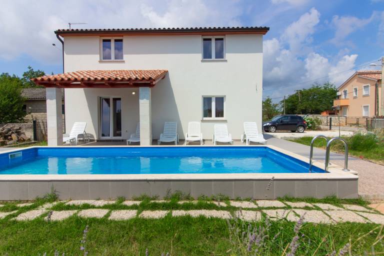 Fully equipped lovely villa with barbeque, patio & pool | Dogs allowed — photo 2