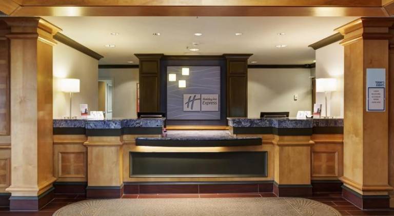 Holiday Inn Express Hotel & Suites Warwick-Providence Airport By IHG — photo 4