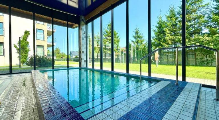 Rental apartment with hot tub & pool — photo 4