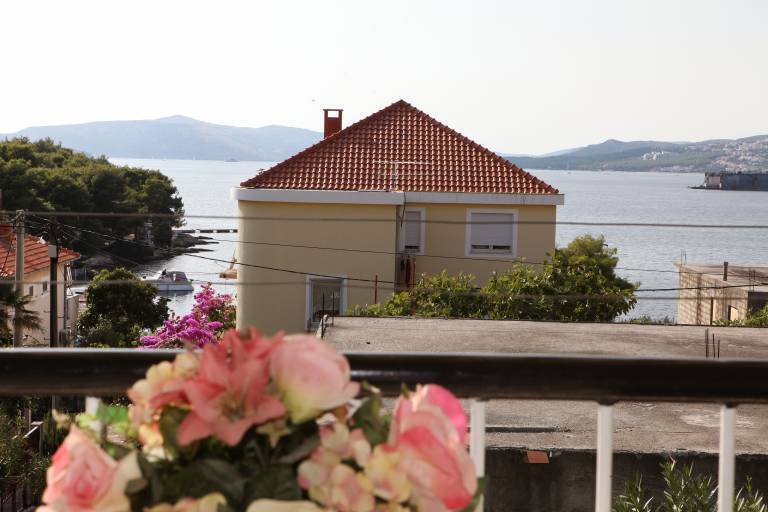 Three bedroom apartment with terrace and sea view Trogir (A-15011-a) in Okrug