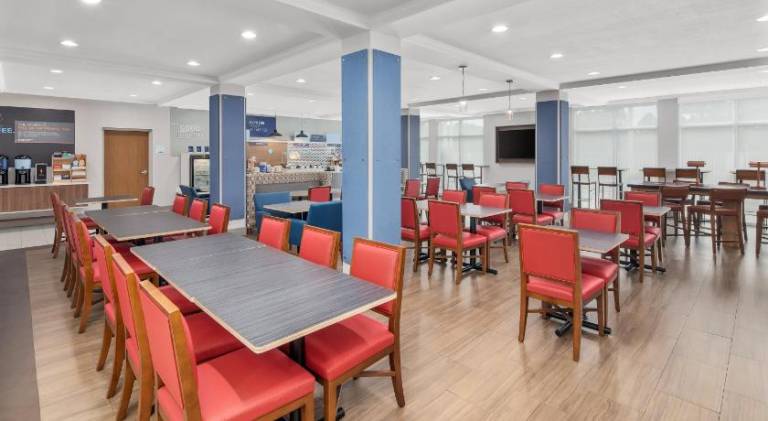 Holiday Inn Express Hotel & Suites Palm Bay By IHG — photo 4