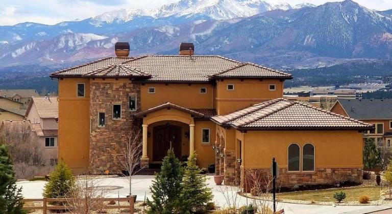 Chateau du Pikes Peak a Tuscany Retreat