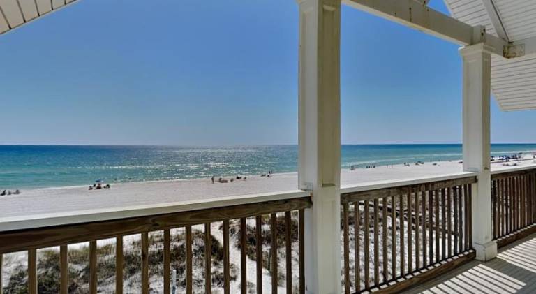 Vacation home with private pool & grill in Panama City