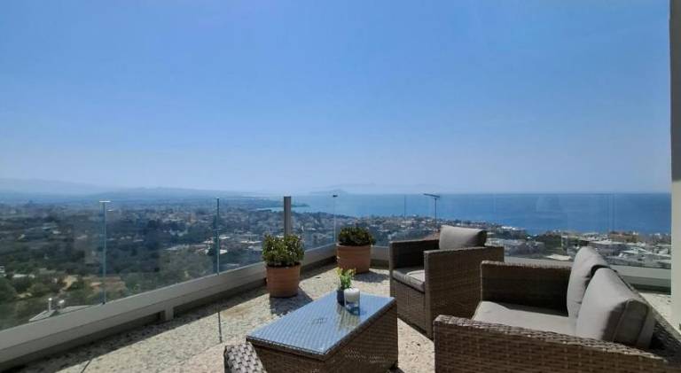 Fully equipped rental apartment with hot tub & terrace | Suitable for remote work | Pets allowed — photo 3