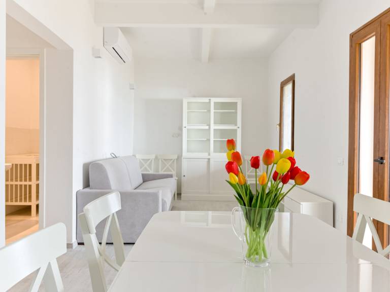 Vacation home with terrace & yard | Sea view — photo 5
