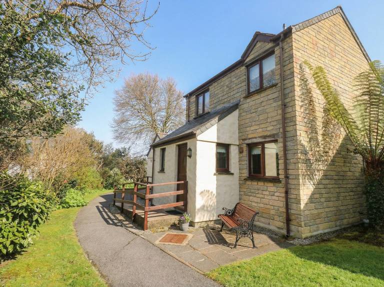 Cottage | Beach view in Falmouth