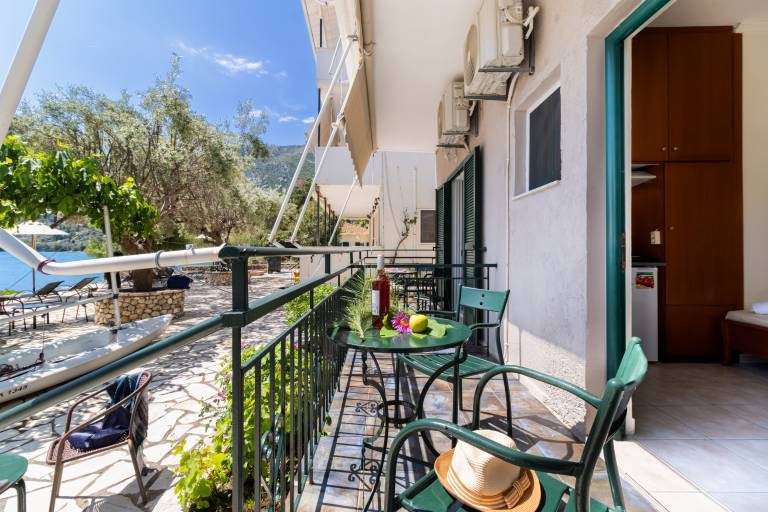 Child-friendly wonderful studio with grill, garden & patio | Sea view | Dogs allowed — photo 3