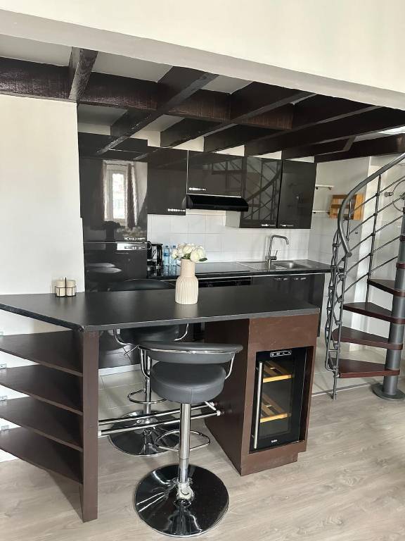 Rental apartment with patio — photo 4
